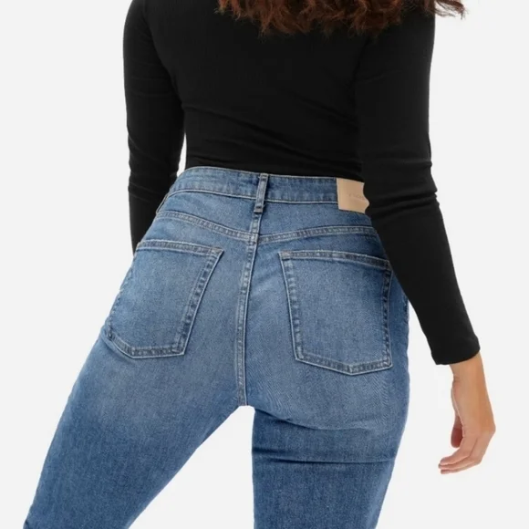 Everlane Blue Curvy Cheeky High Rise Distressed Straight Leg Jeans - Picture 2 of 10